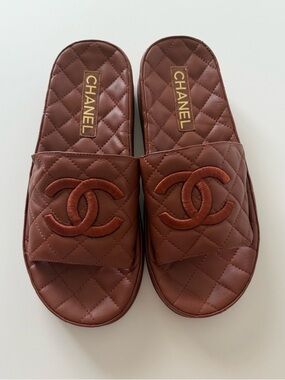 CHANEL Quilted CC Slide Sandals Brown - Size
40C